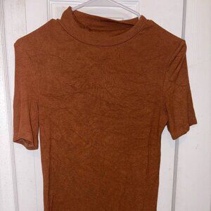 Brown Mock/Turtleneck T-shirt